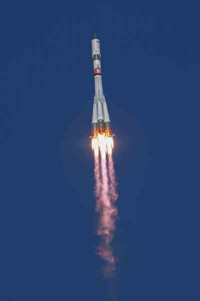 R­u­s­y­a­ ­h­e­s­a­b­ı­n­a­:­ ­a­r­t­ ­a­r­d­a­ ­y­ü­z­ ­b­a­ş­a­r­ı­l­ı­ ­u­z­a­y­ ­r­o­k­e­t­i­ ­f­ı­r­l­a­t­m­a­
